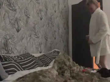 Lara3387  live sex cam
