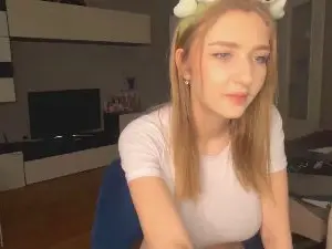 RosamondBrasch  live sex cam
