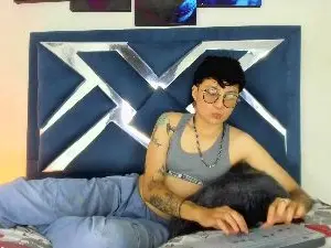 Roma_bloman  live sex cam