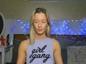 MiaBaee  live sex cam