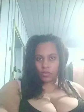 Moreninha82  live sex cam