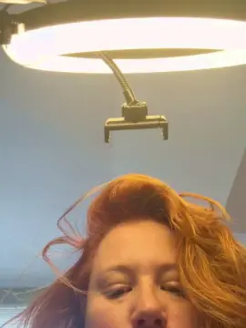 Rayvenred  live sex cam