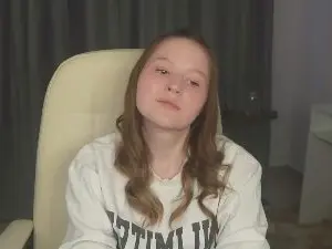 YevetteKitson  live sex cam