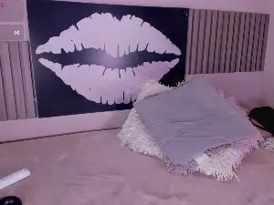 Kloe_s  live sex cam