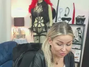 Crystal__xxx  live sex cam