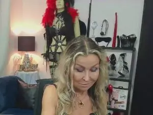 Crystal__xxx  live sex cam