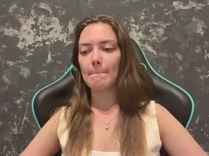 GussieKats  live sex cam
