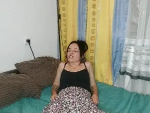 Velvet_Naughty  live sex cam