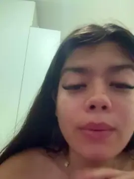 Abrilxxxx9  live sex cam