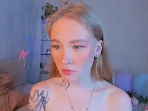 LinhMadeiros  live sex cam