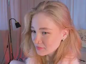 LinhMadeiros  live sex cam