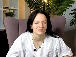 BeatrisHelland  live sex cam