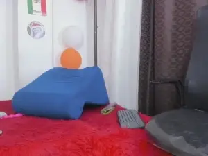 MiaRoberts_  live sex cam