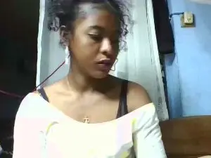 Louisie7  live sex cam