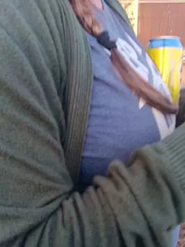Farmermilf83  live sex cam