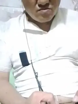 Highbulaku  live sex cam