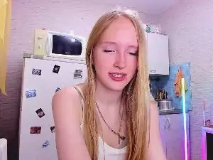 NoraVeylan  live sex cam