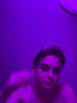 Queen252  live sex cam