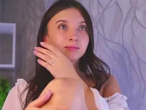 LaurineNuon  live sex cam