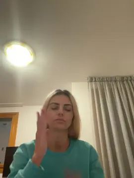 Carinatoyou  live sex cam