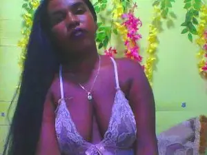 Antoinella34  live sex cam