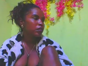 Antoinella34  live sex cam