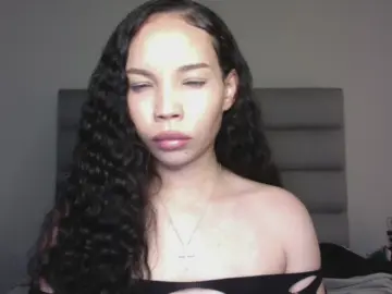 Nikkilovenikki  live sex cam