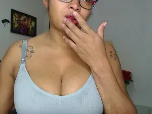 Chalohottt  live sex cam