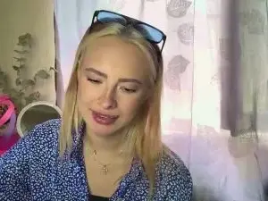 RomaMirzadeh  live sex cam