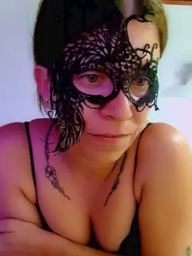 Danyz9  live sex cam