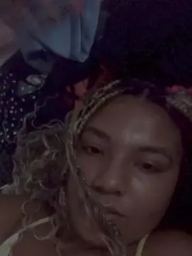 Leinesantoss  live sex cam