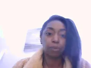 Lola_Flowers1  live sex cam