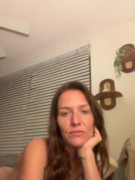 Naughtynn  live sex cam