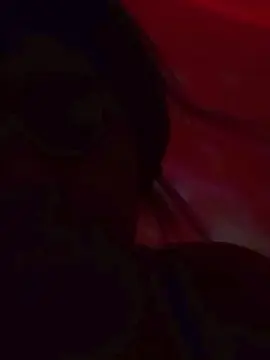 Vitoriaa00  live sex cam