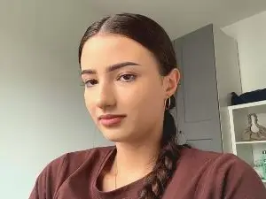 CarynSwingler  live sex cam