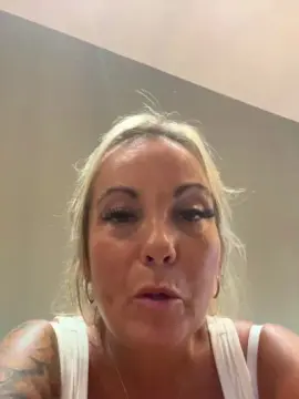 Anna_XOX  live sex cam