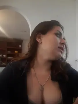 Avril_xo2  live sex cam