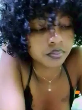 Elia220  live sex cam