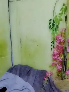 Elia220  live sex cam