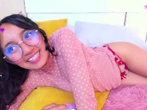 Emilyblussh  live sex cam