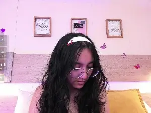 Emilyblussh  live sex cam