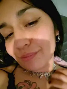 Mamicat  live sex cam