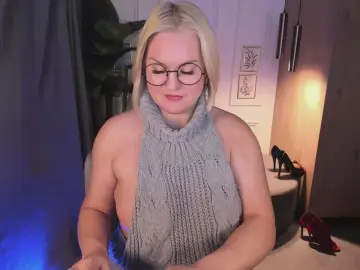 YolandaKiss  live sex cam