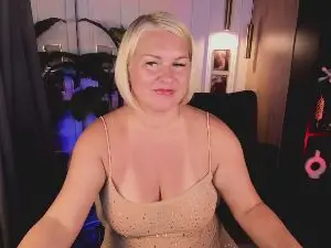 YolandaKiss  live sex cam