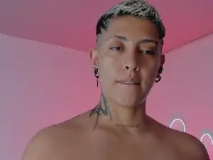 Aleja_M  live sex cam