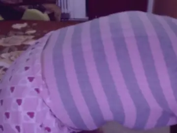 Bellarossa39  live sex cam