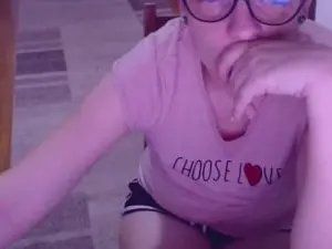 Bellarossa39  live sex cam