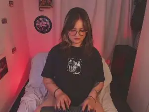 Sara_cuteeyes  live sex cam