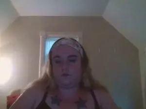TokerQueen25  live sex cam