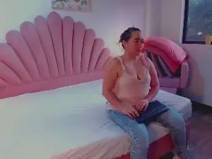 SabrinaVantres  live sex cam